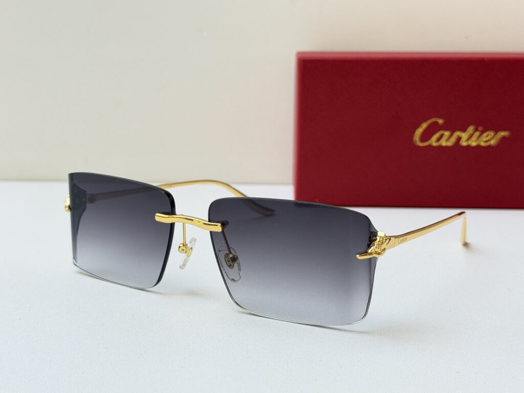 【高級品入庫】Cartier クラシカル貴族風サングラス「上質フレーム」