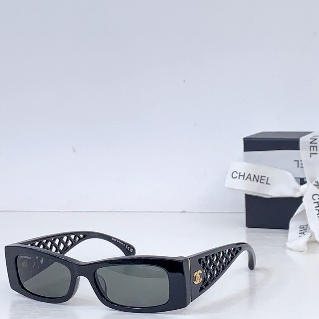 【新作到着】Chanel ハイセンスデザインサングラス「遮光レンズ搭載」