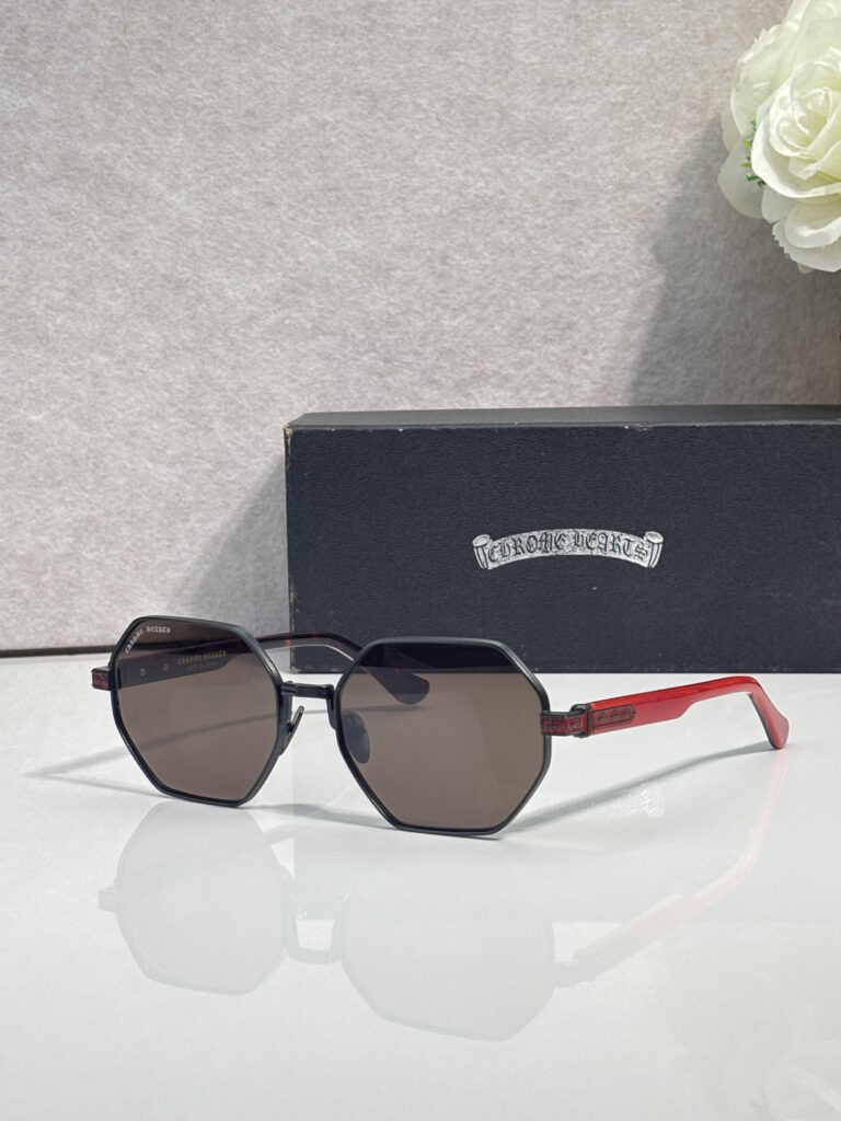 【希少新作】Chrome Hearts クロムハーツ ハードデザインサングラス「限定モデル」