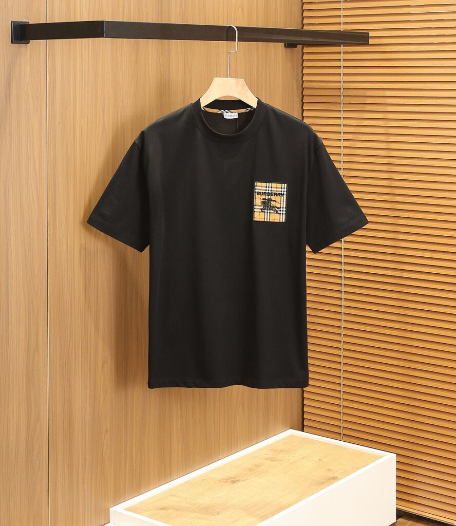 エルメス「Hermès」 春夏2026 刺繍コレクション Tシャツ