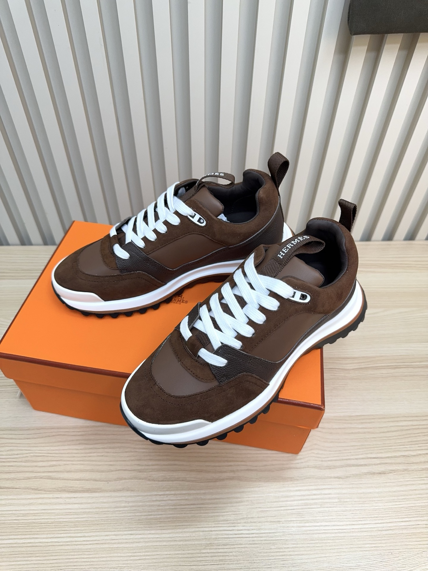 エルメス リーダーシリーズ カジュアルスニーカー「Leader sneaker」