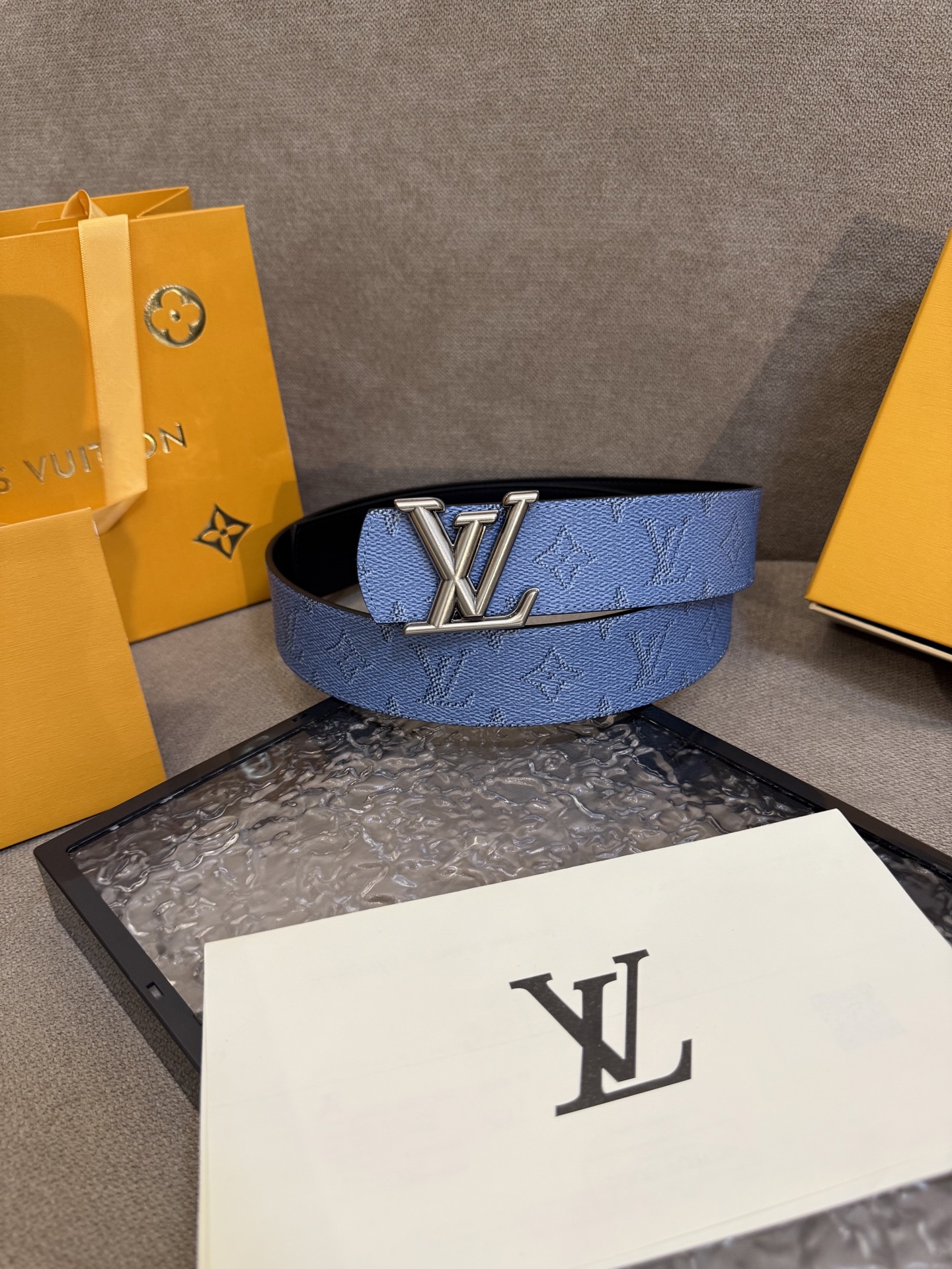 【日本未入荷】ルイヴィトン LV Dimension 両面使いベルト 40mm(全長約 100cm)