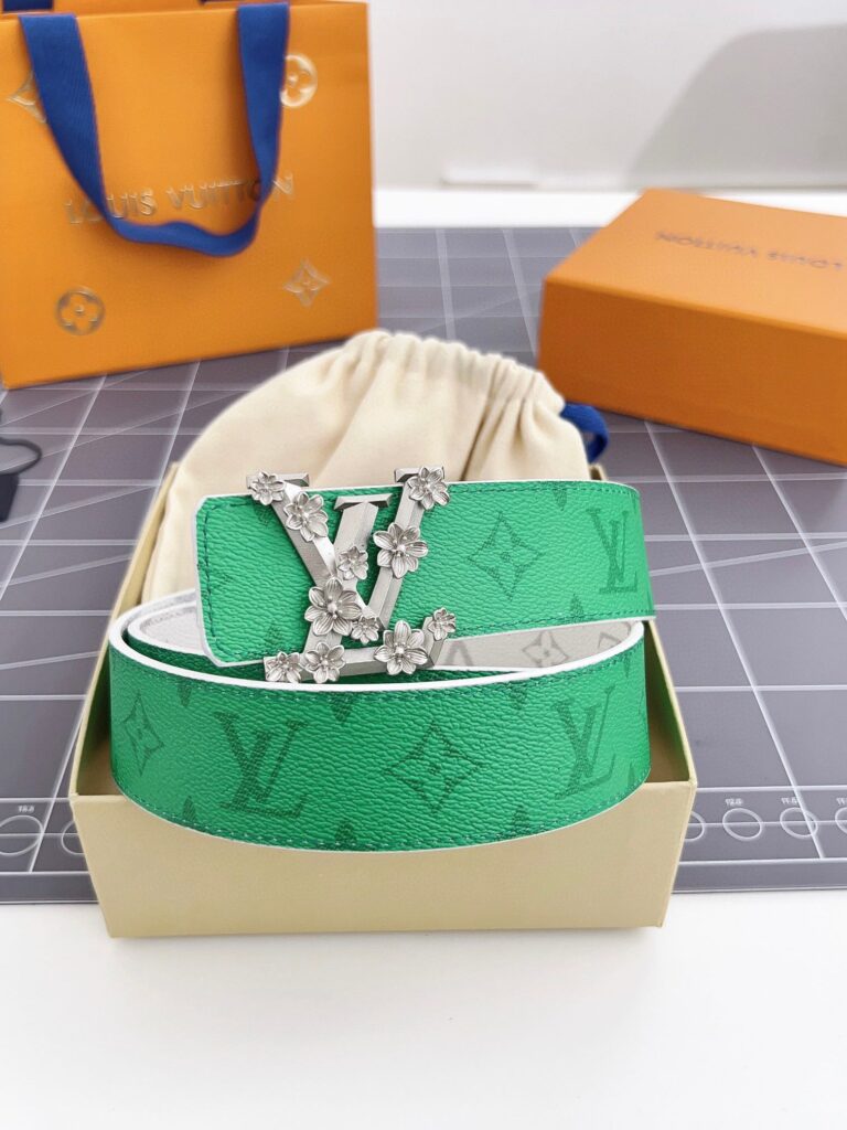 ルイ・ヴィトン「Louis Vuitton」ベルト･LV イニシャル 40MM