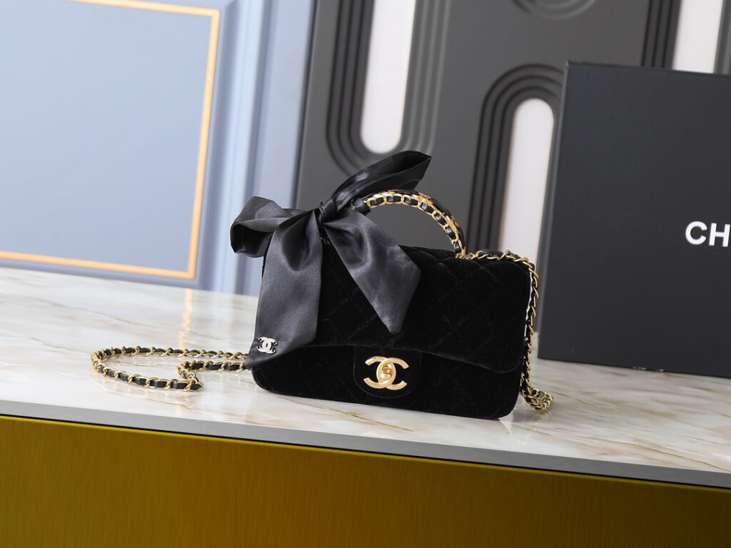 シャネル トップハンドル ミニ フラップ バッグ「Mini Flap Bag」