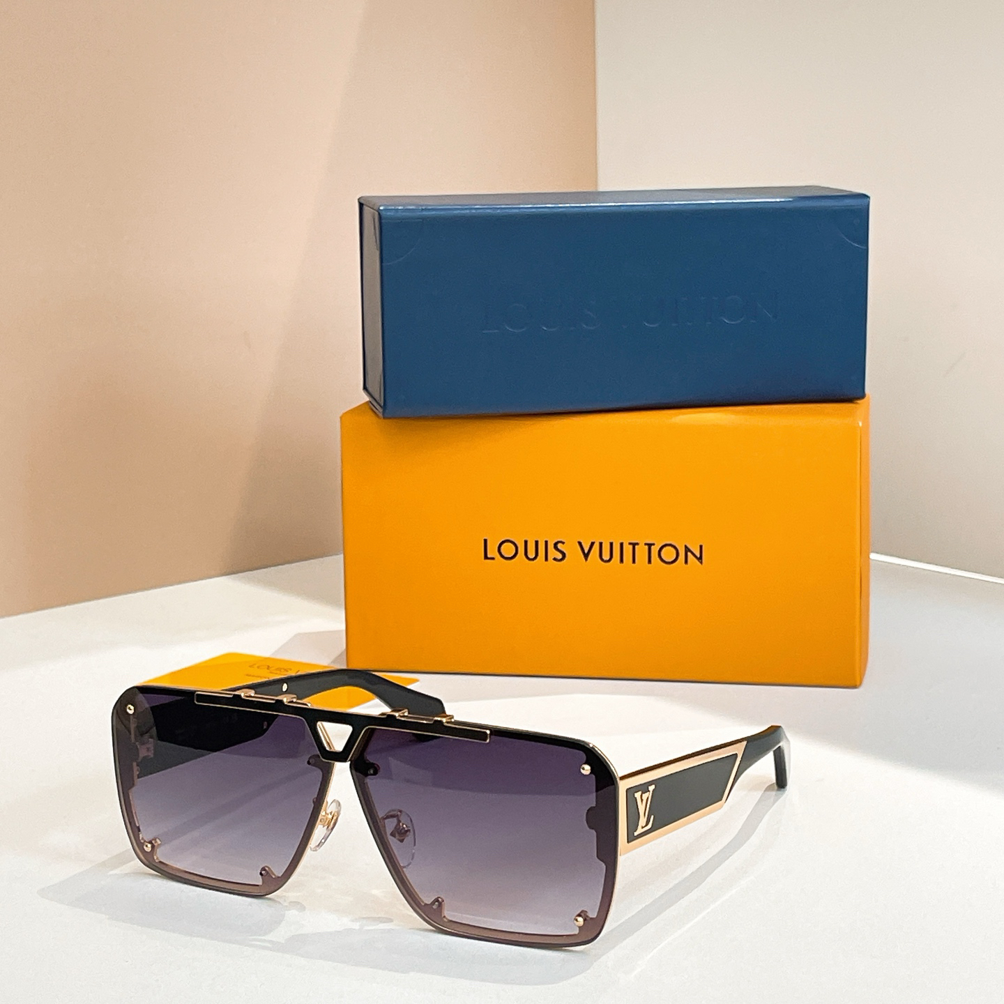 【新商品入荷】Louis Vuitton クラシックブランドサングラス「日常兼用アイウェア」