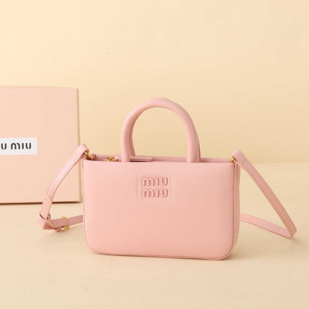 ミュウミュウ アルカディ トップハンドルバッグ「Arcadie Bag」