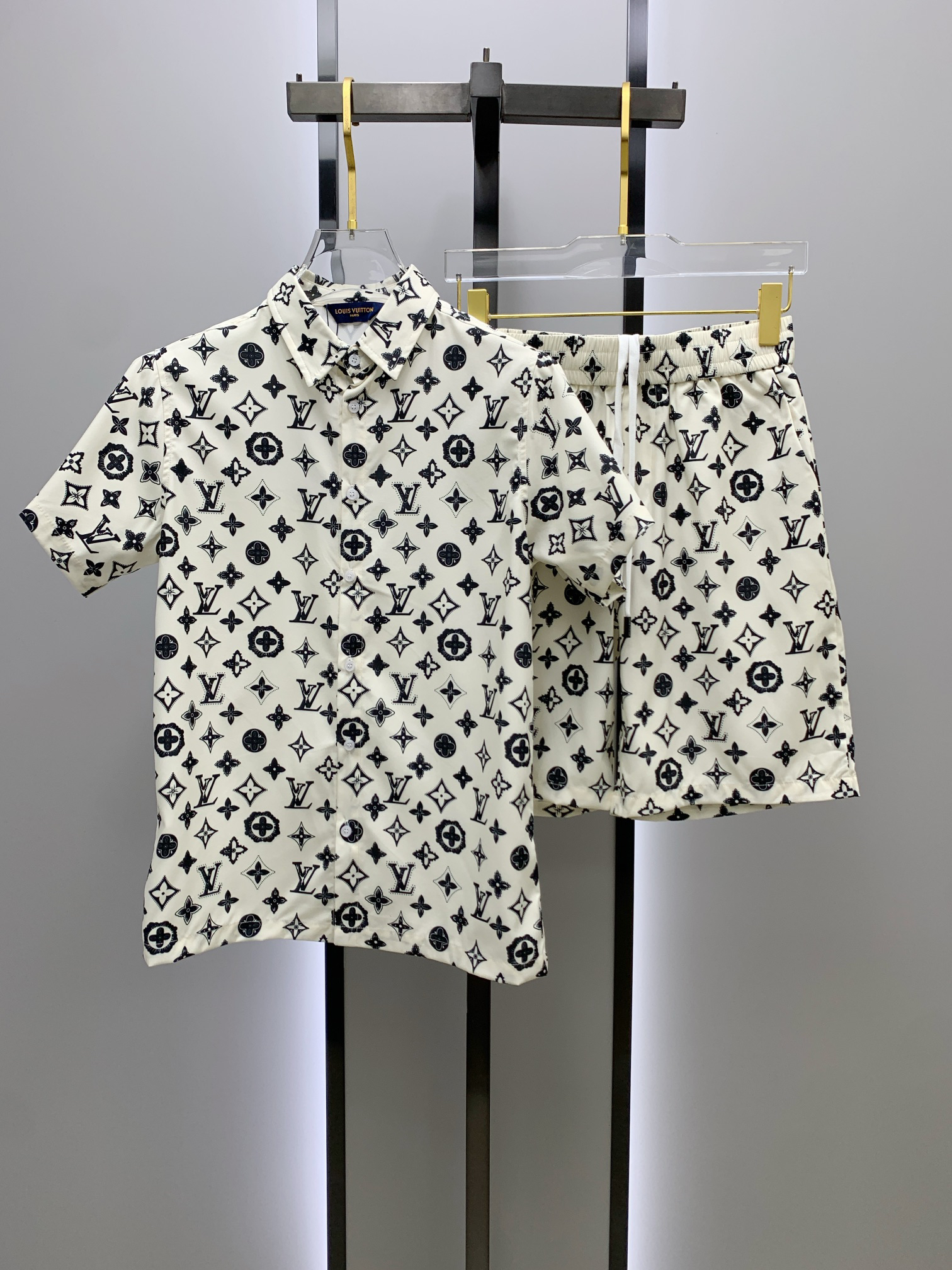 ルイ・ヴィトン「Louis Vuitton」 カジュアルセットアップ 26SS