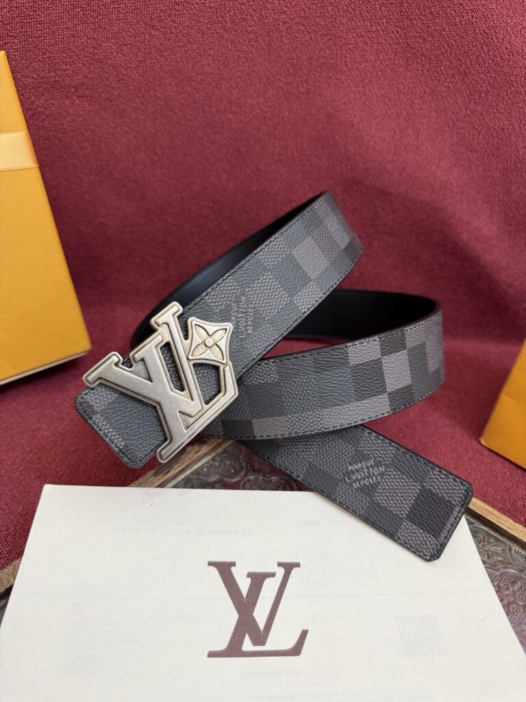 【日本未入荷】ルイヴィトン LV Dimension 両面使いベルト 40mm（全長約 100cm）