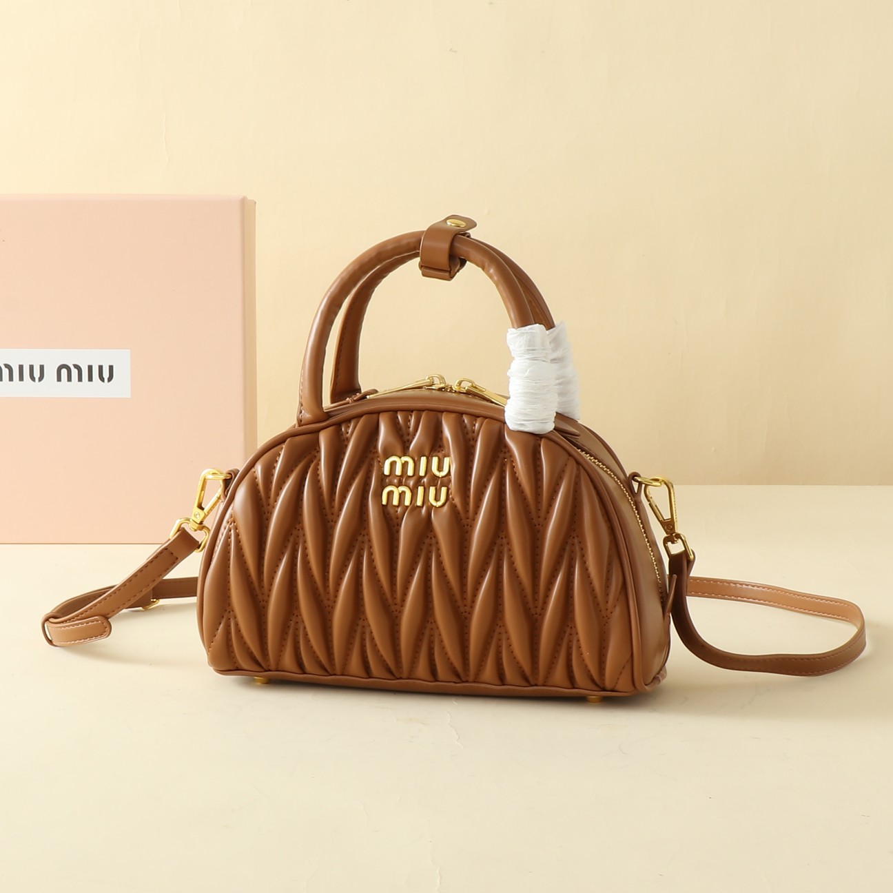 ミュウミュウ アバンチュール マテラッセレザー バッグ「Aventure Bag」