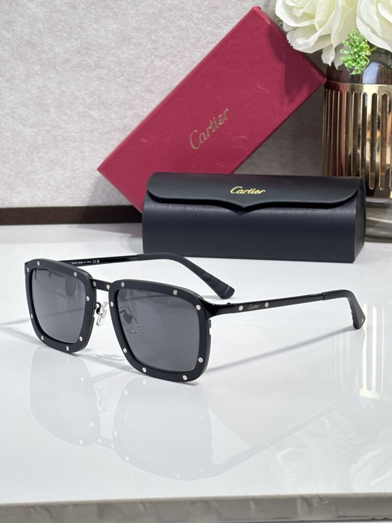 【高級品入庫】Cartier クラシカル貴族風サングラス「上質フレーム」