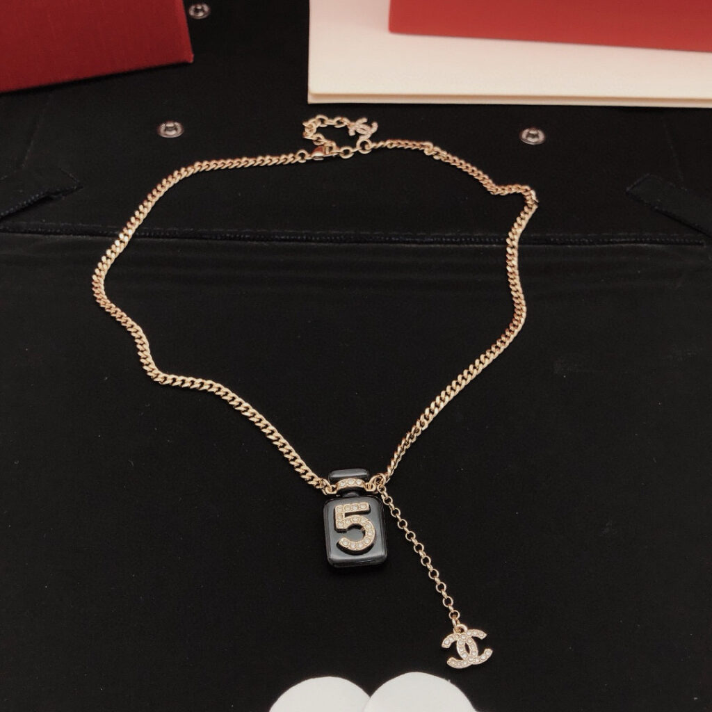 シャネル「Chanel」 25S パルファム ボトル ペンダント ネックレス40cm
