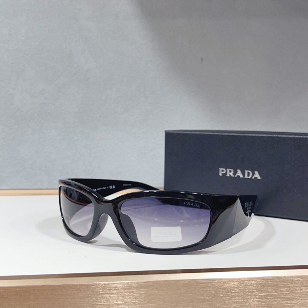 【厳選在庫】Prada ビジネス兼用高級サングラス「全天候遮光」
