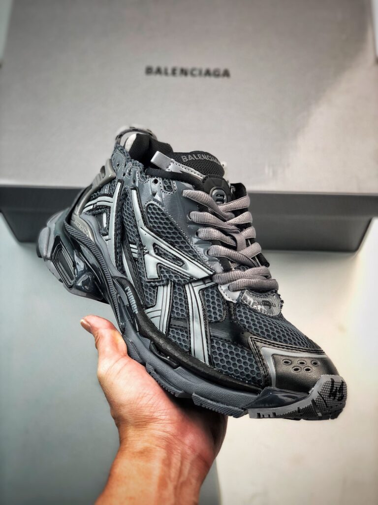 バレンシアガ ランナー スニーカー「Runner Sneaker」