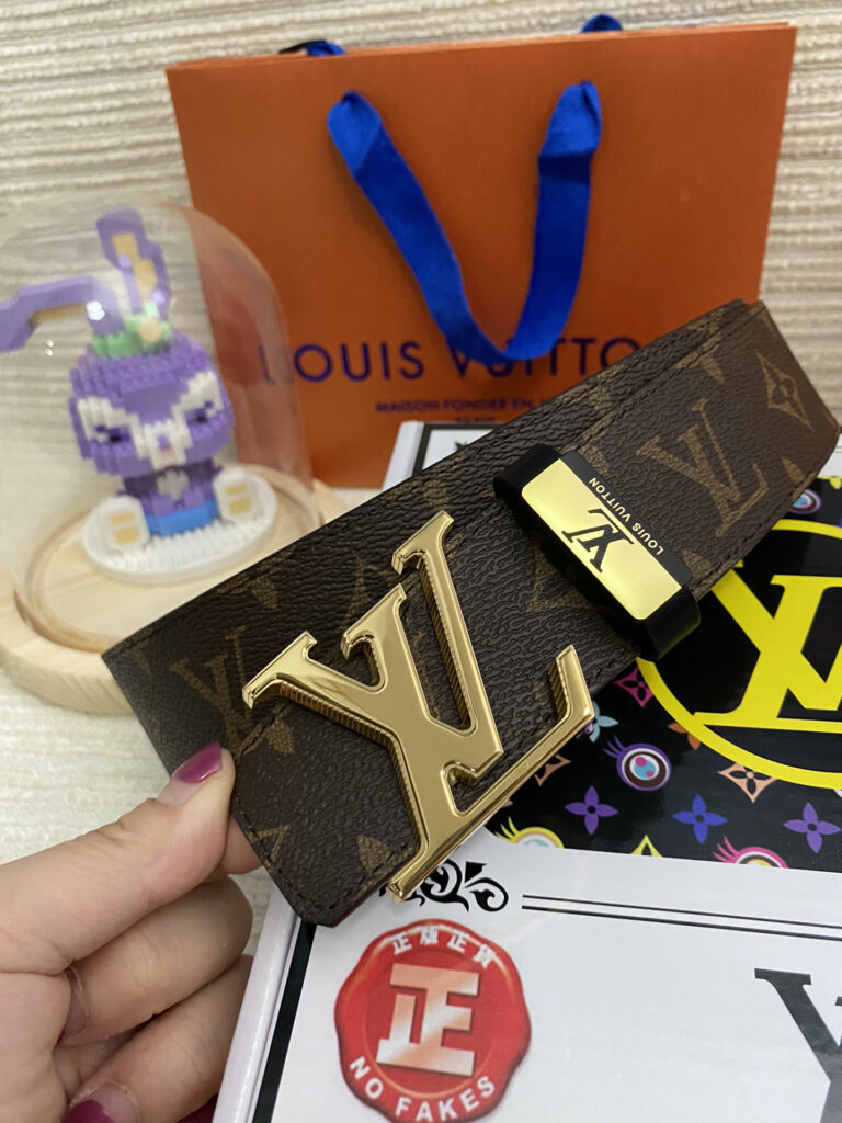 【新商品入荷】Louis Vuitton クラシックハイクオリティベルト「全長約 100cm」