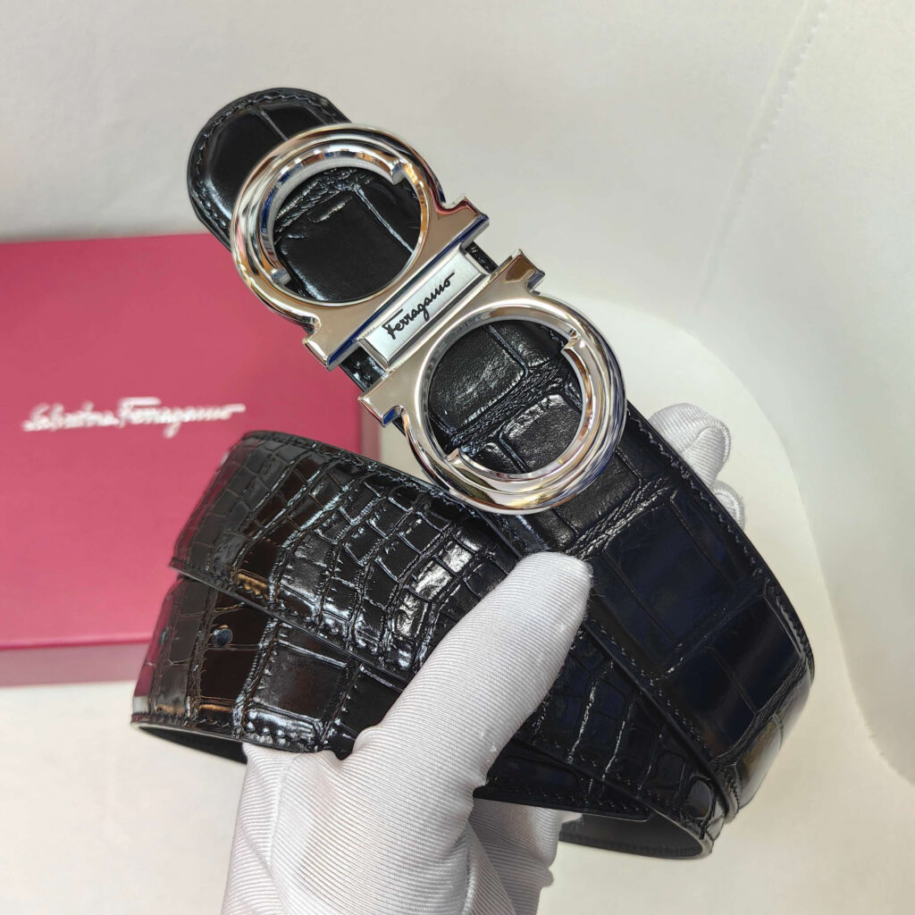 【新規倉庫入り】Salvatore Ferragamo 職人仕上げ高級ベルト「全長約 100cm」
