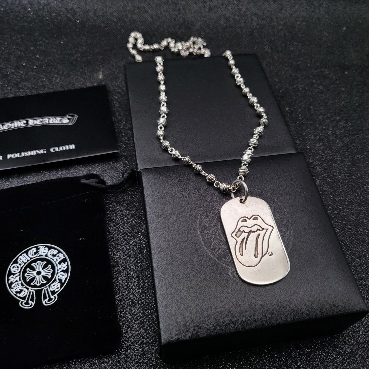 クロムハーツ「Chrome Hearts」のクラシックネックレス - 日常に上品なアクセントを添えるユニセックスモデル