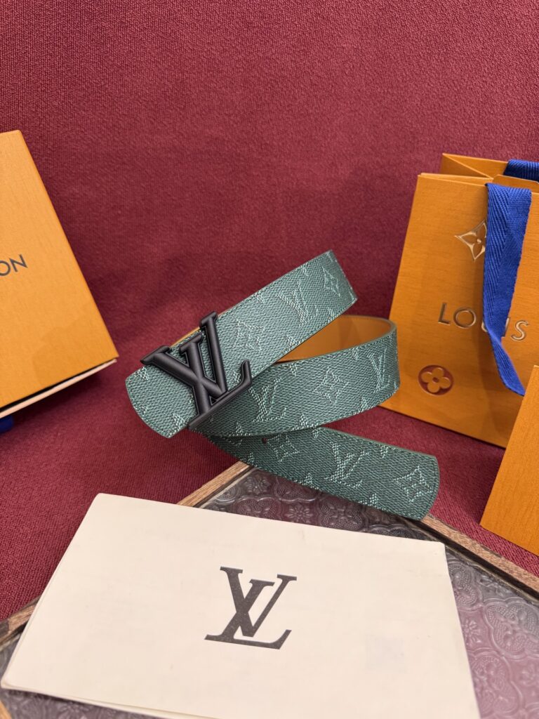 【日本未入荷】ルイヴィトン LV Dimension 両面使いベルト 40mm(全長約 100cm)