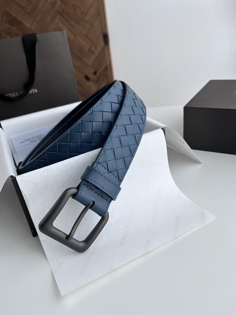 【ブランド品入庫】Bottega Veneta 上質素材ラグジュアリーベルト「全長約 100cm」