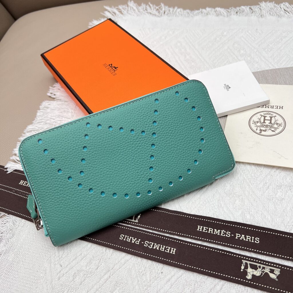 エルメス エヴリンヌ ロング ジップウォレット「Evelyne Wallet」