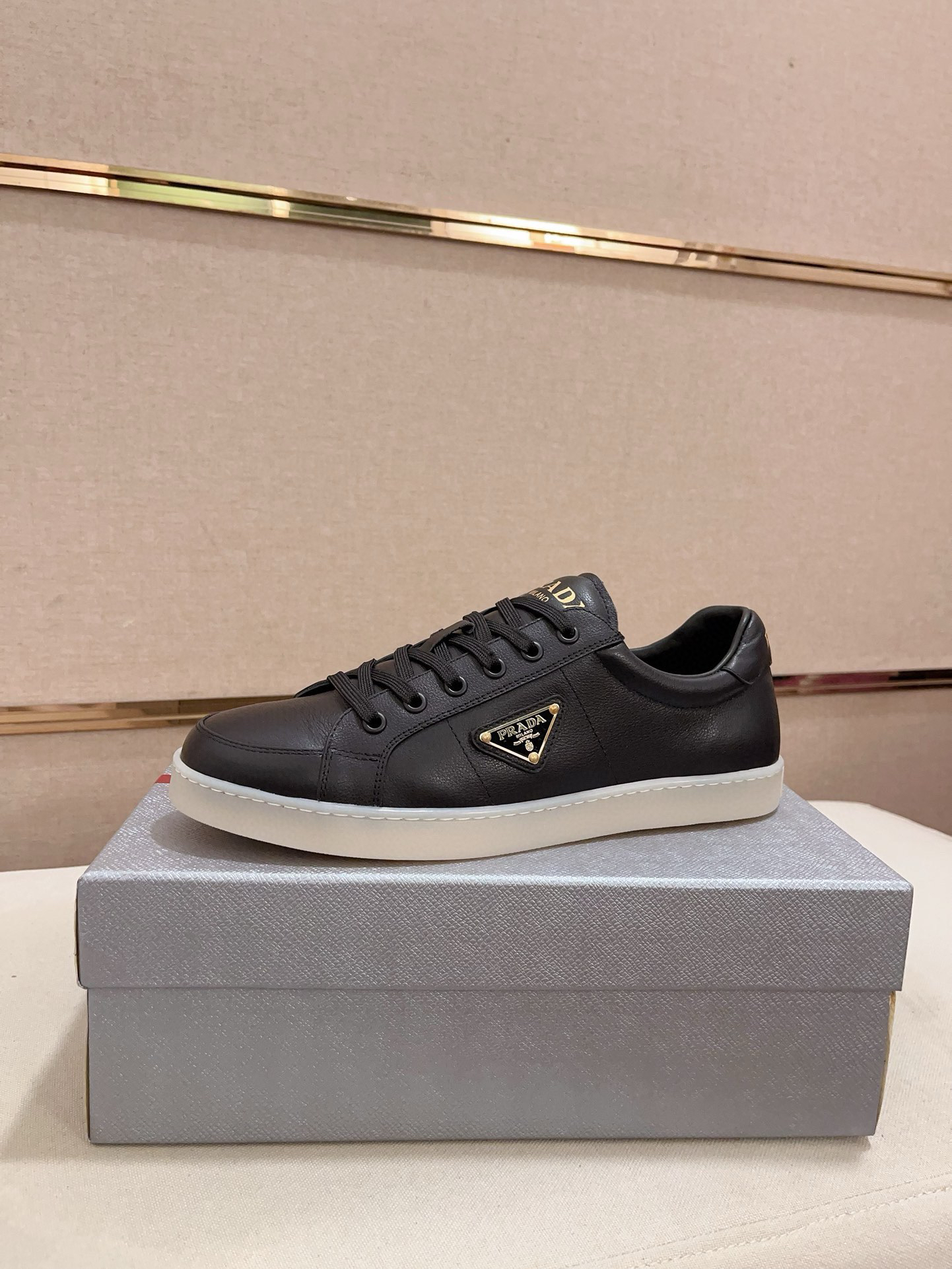 プラダ メンズ Lane Deerskin ローカット スニーカー