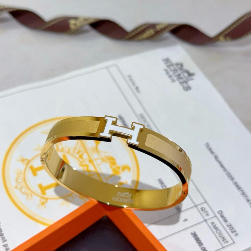 エルメス ブランドの象徴的なブレスレット