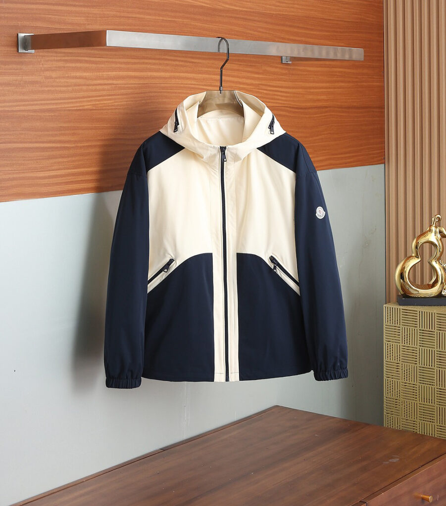 モンクレール「Moncler」秋のフード付きジャケット