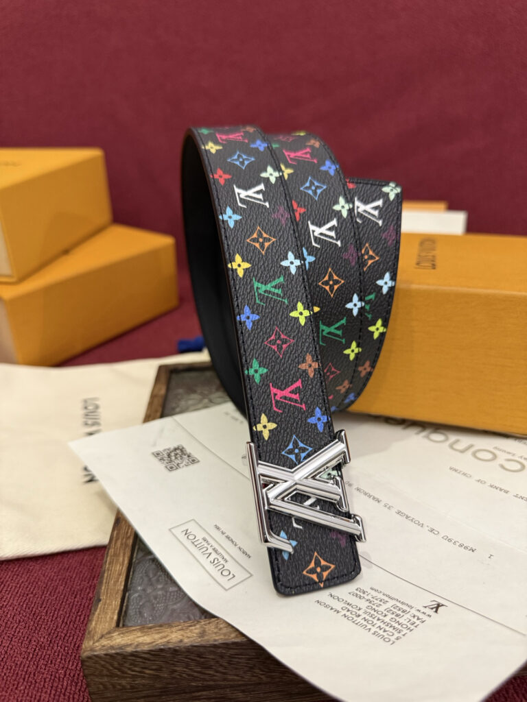 【新商品入荷】Louis Vuitton クラシックハイクオリティベルト「全長約 100cm」