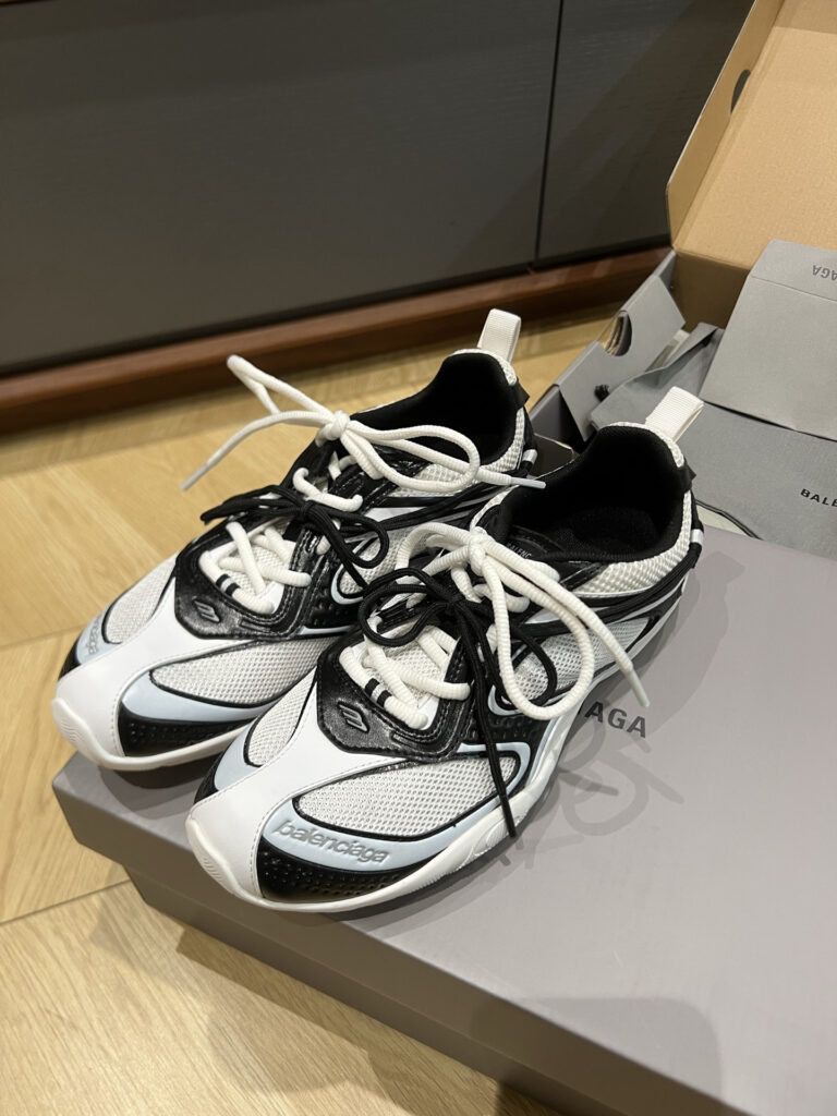 バレンシアガ レーダー スニーカー「Radar Sneaker」