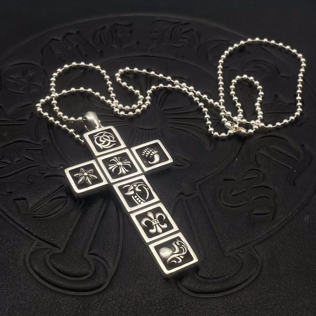 クロムハーツ「Chrome Hearts」のクラシックネックレス - 日常に上品なアクセントを添えるユニセックスモデル