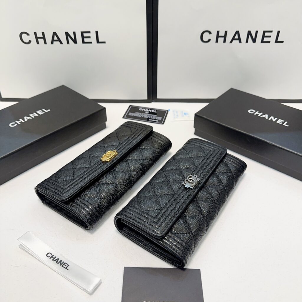シャネル「Chanel」 ラムスキン フラップ ウォレット 財布