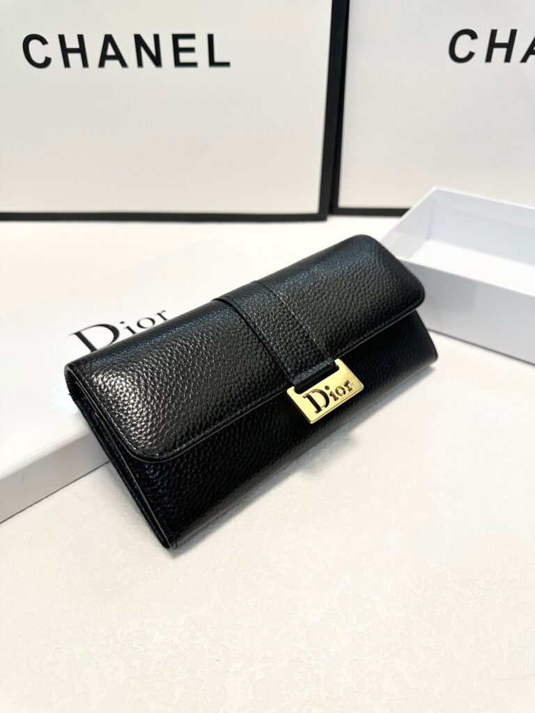 ディオール「Dior」ロングジップウォレット