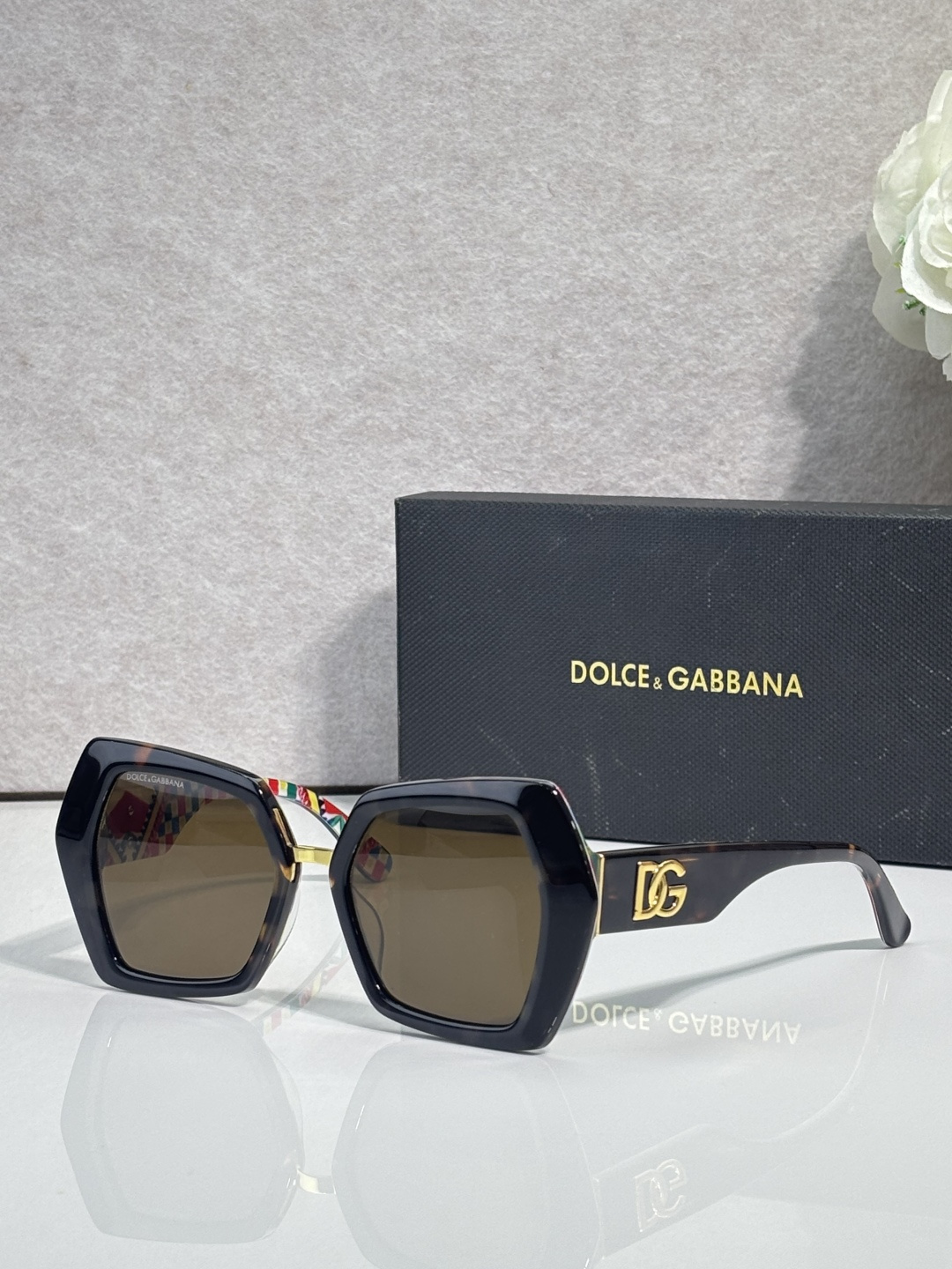 【希少入荷】D&G ドルチェアンドガッバーナ トレンドサングラス「カジュアル通勤用」