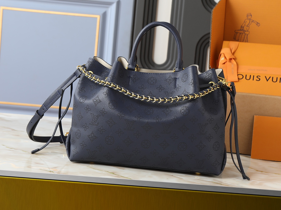 ルイ・ヴィトン ベラ・トート マヒナ子牛革「Bella Tote」
