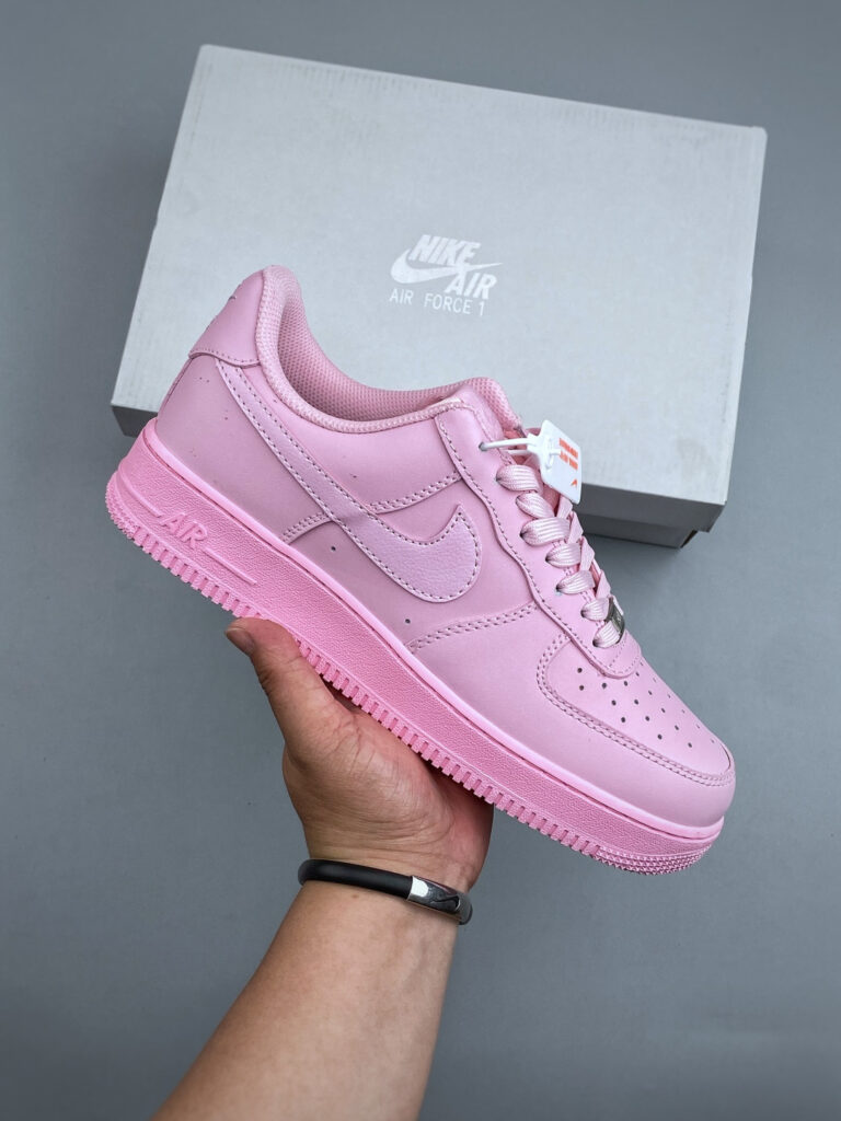 ナイキ エア フォース 1 トレンドスニーカー「Nike Air Force 1」