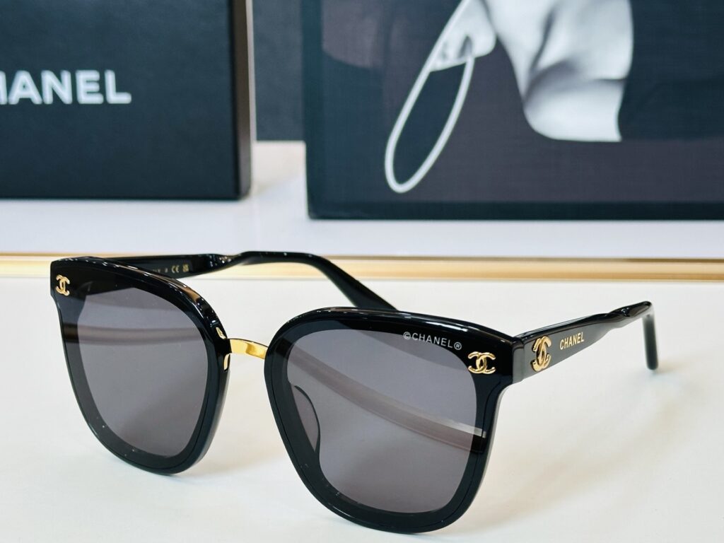 【新作到着】Chanel ハイセンスデザインサングラス「遮光レンズ搭載」
