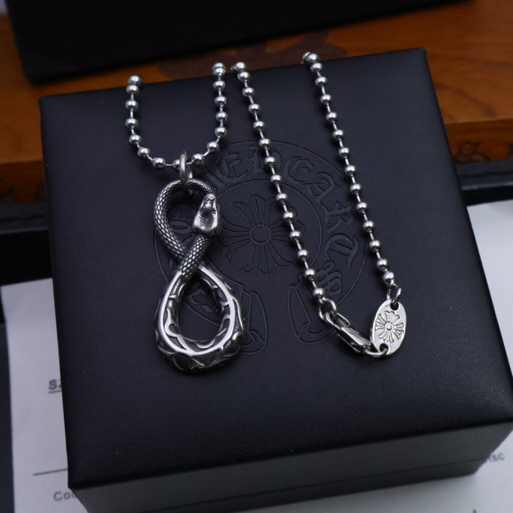 クロムハーツ「Chrome Hearts」チャームペンダント 2026