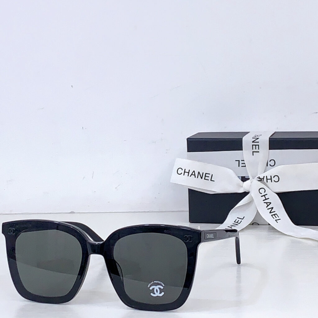 【新作到着】Chanel ハイセンスデザインサングラス「遮光レンズ搭載」