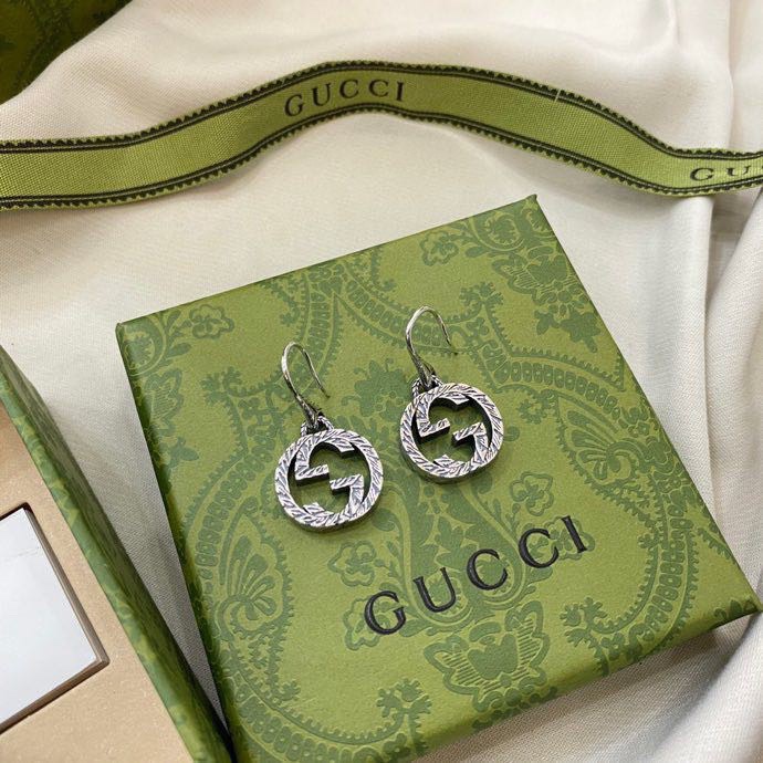 グッチ「Gucci」 Interlocking 双G ピアス（フックタイプ）