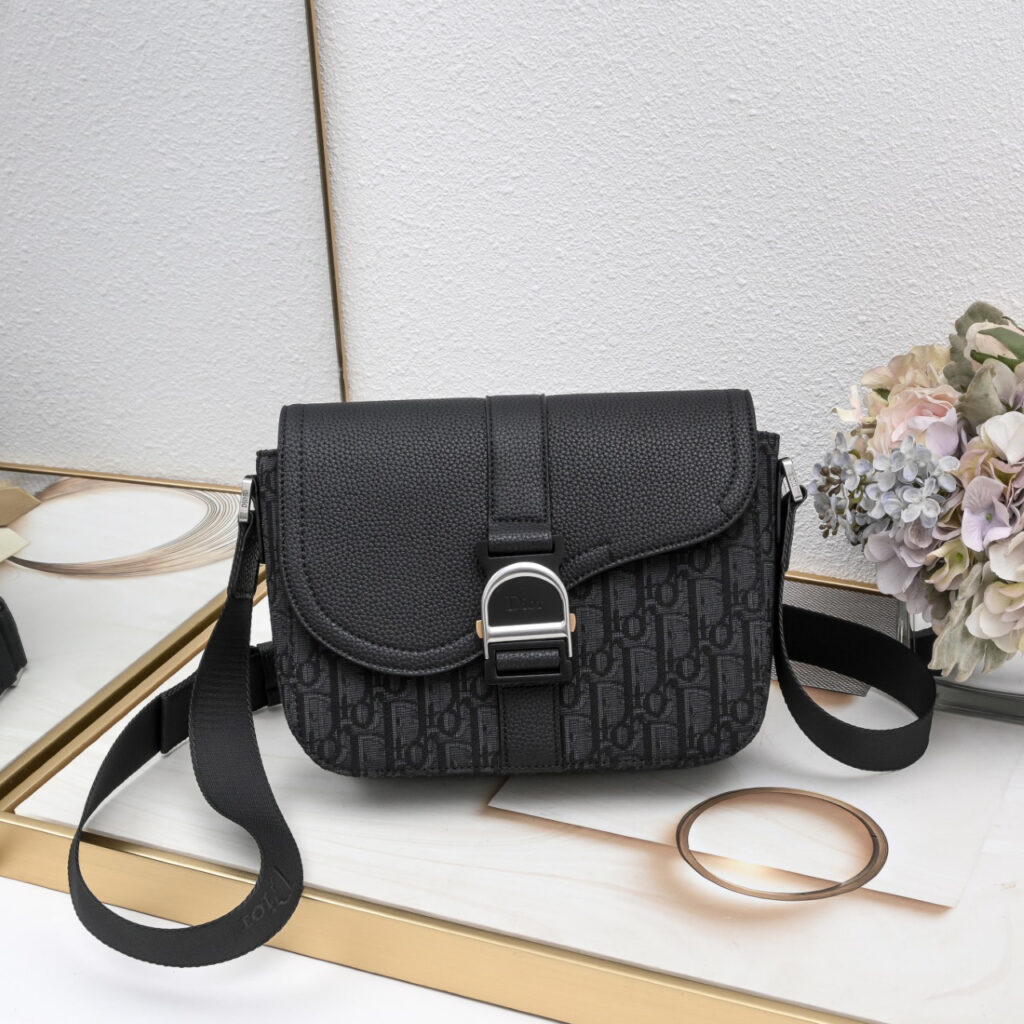 【大人気逸品】 ディオール サドル フラップメッセンジャー「Heritage」