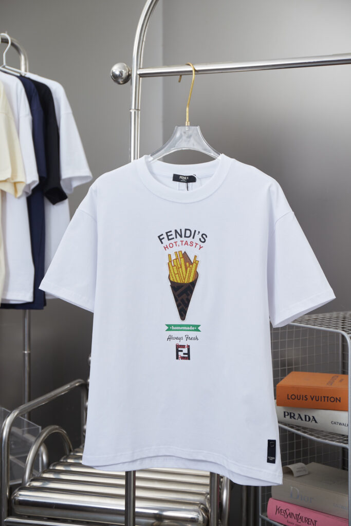 フェンディ Fendi 春夏新作 ラウンドネック ファッショナブルTシャツ