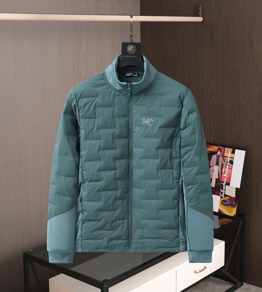 アークテリクス「ARC'TERYX」シームレス ダウンジャケット メンズ