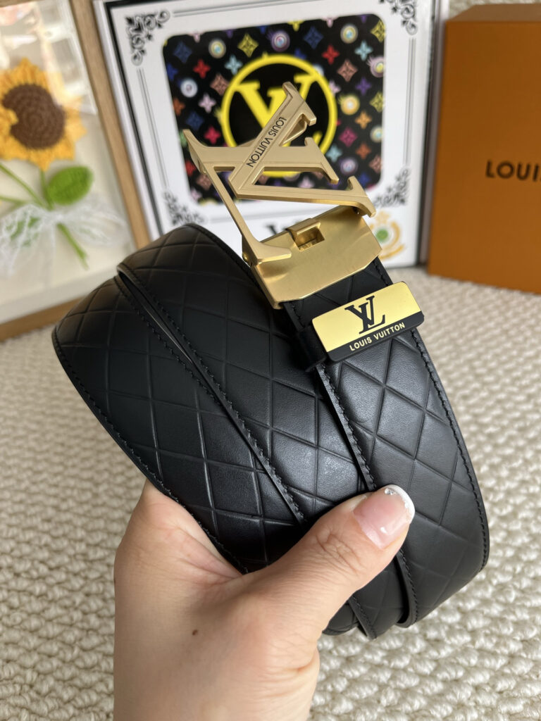 【新商品入荷】Louis Vuitton クラシックハイクオリティベルト「全長約 100cm」