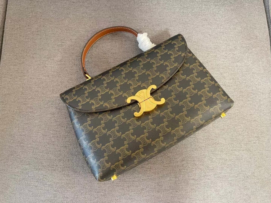 セリーヌ「Celine」TRIOMPHE KELLY シリーズ レザーハンドバッグ