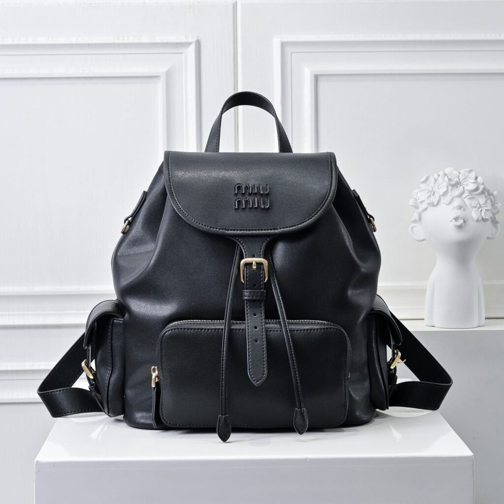 ミュウミュウ アルカディ レザー ラージバックパック「Arcadie Bag」