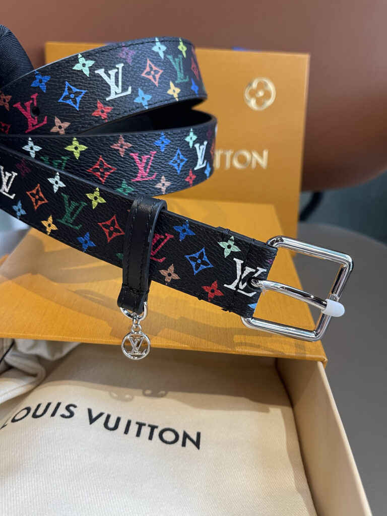 【新商品入荷】Louis Vuitton クラシックハイクオリティベルト「全長約 100cm」