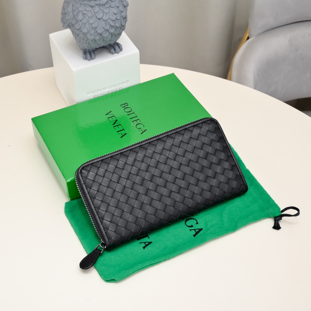 ボッテガ?ヴェネタ「Bottega Veneta」 カセット ロングウォレット