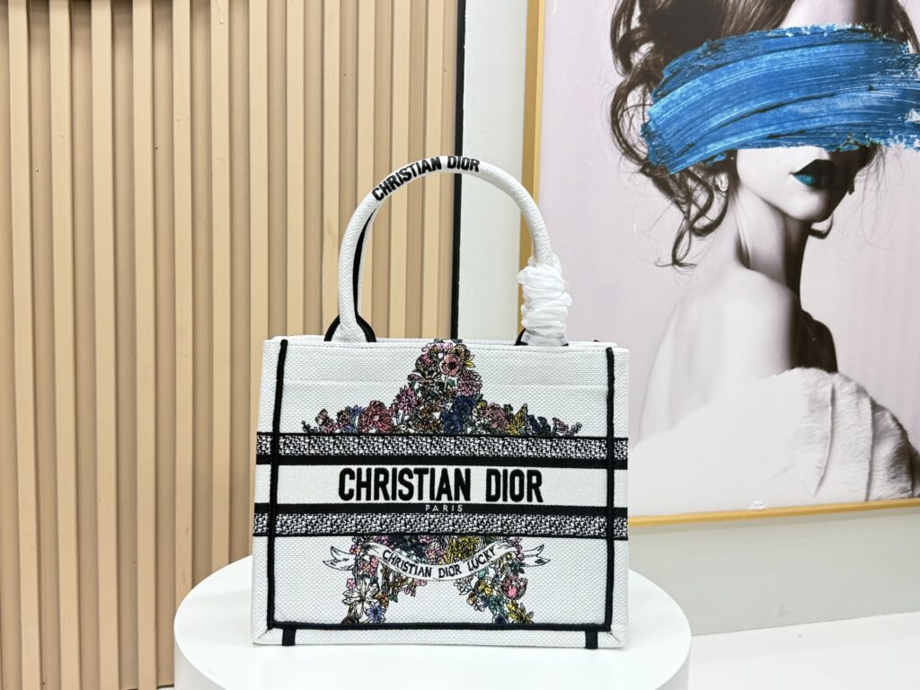 ディオール「Dior」Lucky Star Book Tote