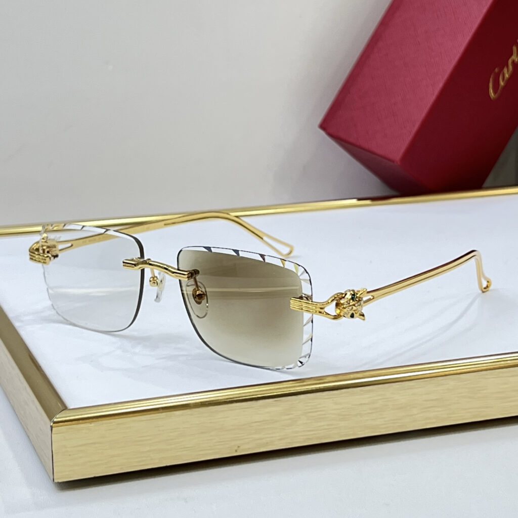 【高級品入庫】Cartier クラシカル貴族風サングラス「上質フレーム」
