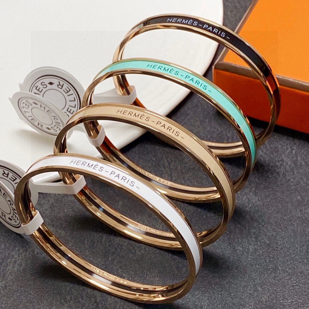 エルメス ブランドの象徴的なブレスレット