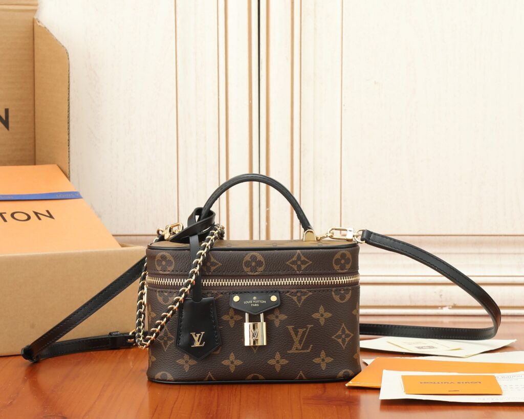 ルイ・ヴィトン「Louis Vuitton」ヴァニティチェーン ポーチ
